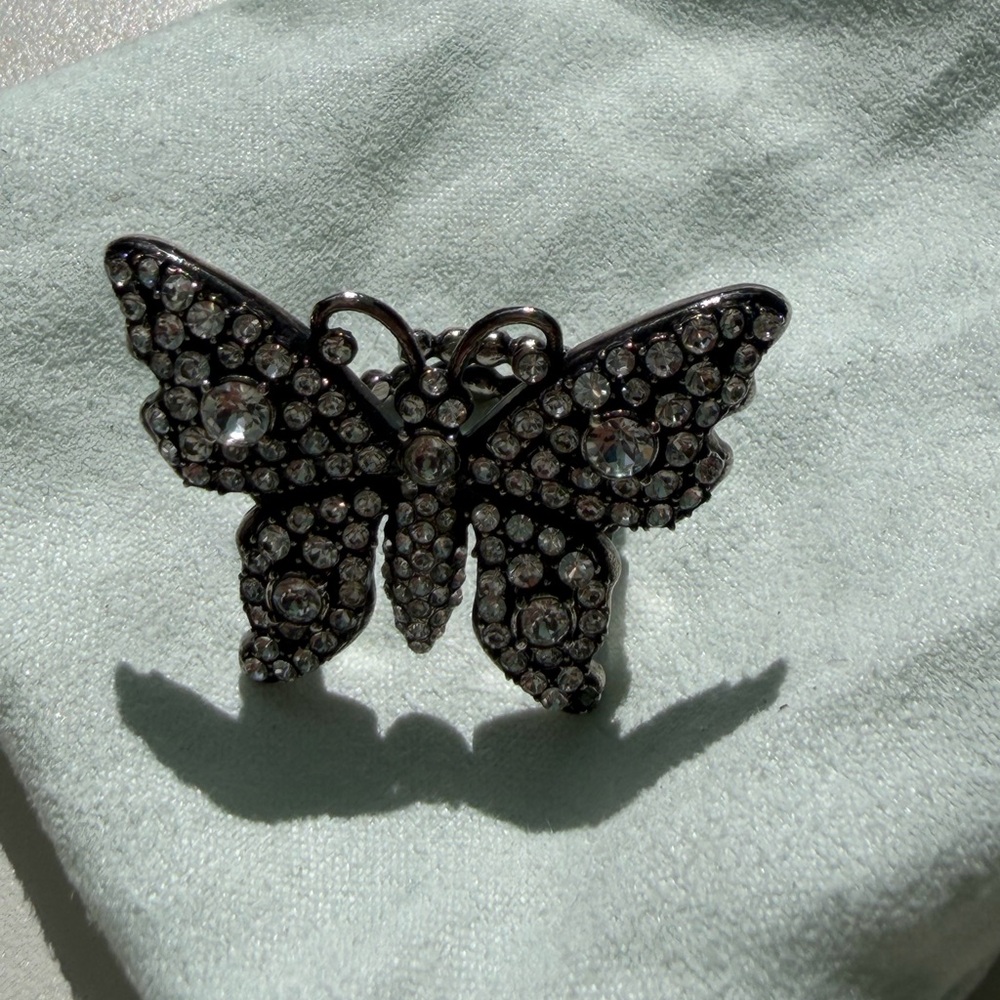 Gucci Crystal Butterfly Ring in Silver
